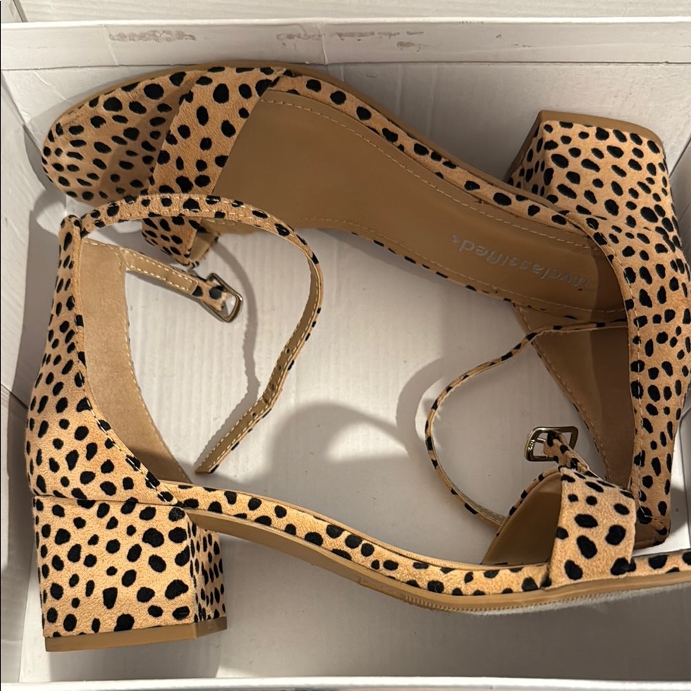 Cityclassified Tan and Black Heels with Leopard Print